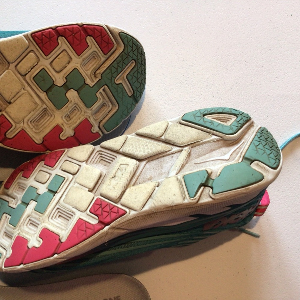 HOKA Clifton 5 running/athletic shoe.lots of miles left.size 7.5 - Picture 3 of 13